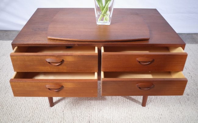 Mid-Century Kommode Fernsehschrank von Kai Kristiansen Teak